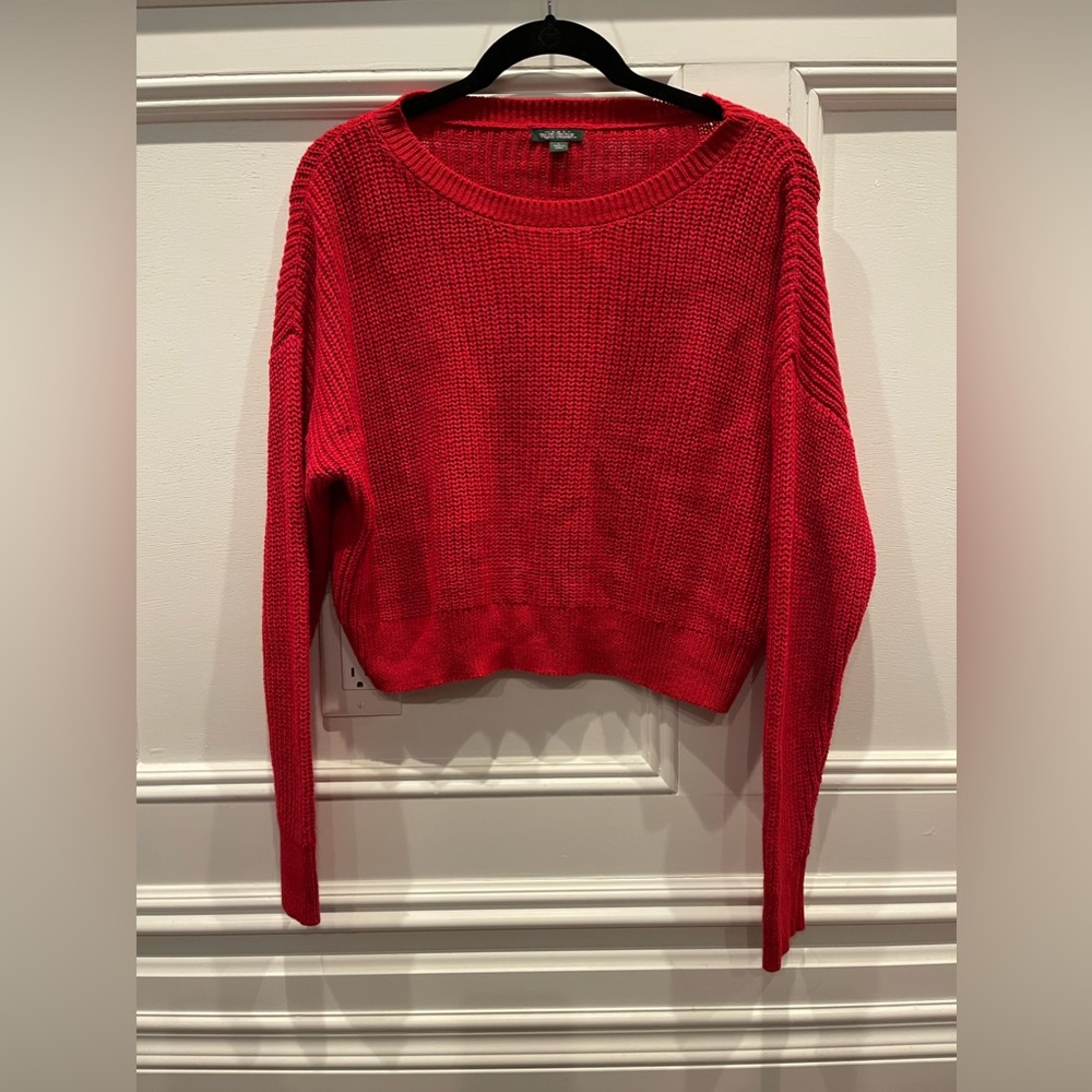 Women’s red cropped sweater nwot